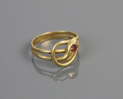 null Bague en or jaune 750°/°°, partiellement ajourée, figurant un serpent enroulé,...