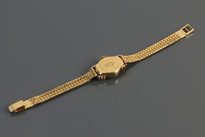 null LIP

Montre bracelet de femme en or jaune 750°/°°; cadran beige à index bâtons.

mouvement...