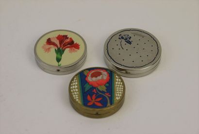 null Various Perfumers - (1930's)

Assortment of three metal powder cases stamped...