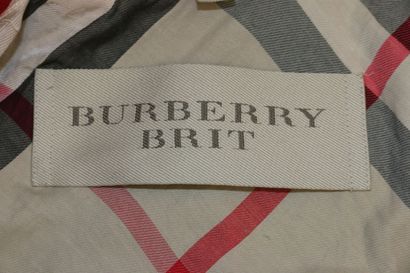 null BURBERRY BRIT

Red cashmere and wool blend coat, seven button closure, two zippered...