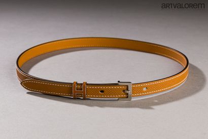 null HERMÈS Paris

Ceinture femme modèle " Pop" en veau Epsom gold, boucle en métal...