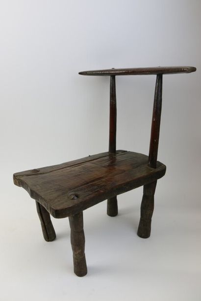 null MANDE (Guinée)

Chaise en bois; très belle patine.

Hauteur : 51 cm - Largeur...