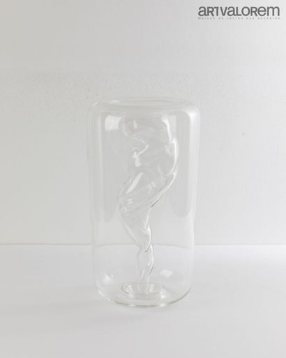 null TRAVAIL MODERNE

Sculpture en verre soufflé monobloc translucide. 

H. 32 c...
