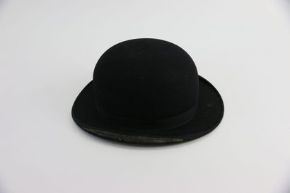 Black bowler hat 
Size 55
(Wear)