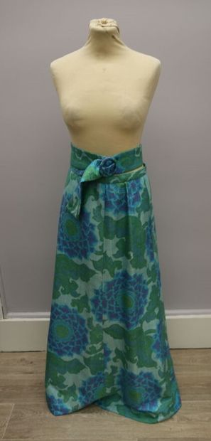 CHOISY 
Long vintage skirt, flared with blue...