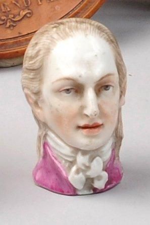 Meissen Pommeau de canne en porcelaine polychrome représentant un visage masculin,...