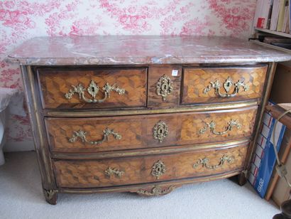 null Chest of drawers in inlaid veneer of cubes opening with four drawers on three...