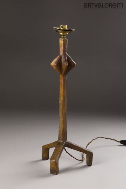 null Alberto GIACOMETTI (1901-1966)
Lamp model "star", circa 1935
Bronze with light...