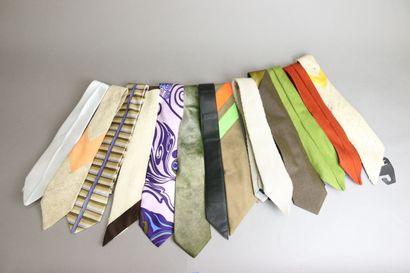 THIERRY MUGLER
Lot de douze cravates en soie...