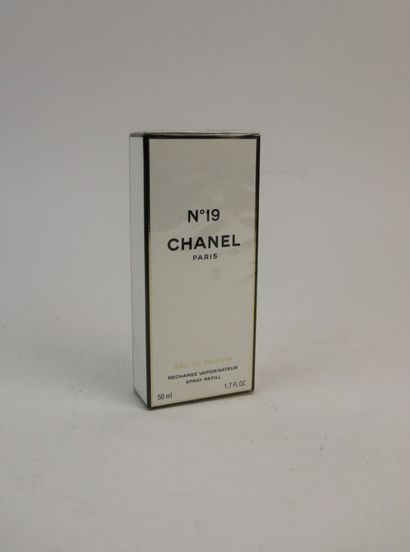 Chanel n°19 (1971)
Flacon recharge vaporisateur...
