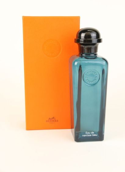 null Hermès - "Eau de Cologne Narcisse Bleu" - (2013)
Spray bottle containing 200ml...