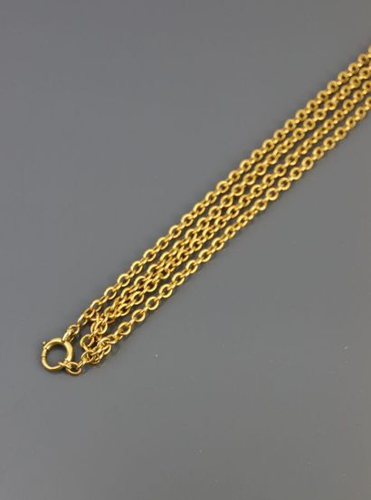 null Long necklace in yellow gold 750°/°° with round mesh and lobster clasp.
Length:...