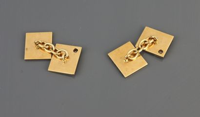 null Two cufflinks in yellow gold 750°/°° set with brilliant-cut diamonds. 
Diamond...
