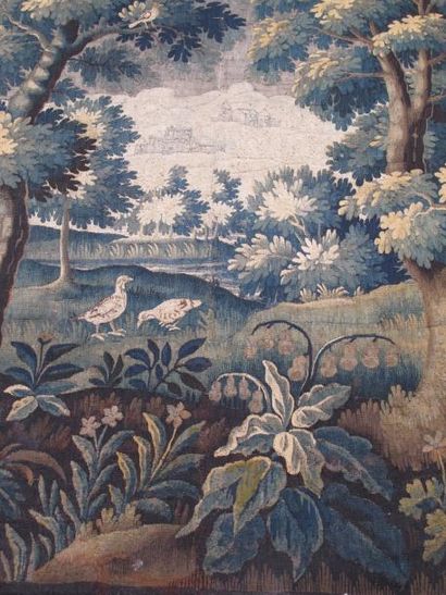 null TAPISSERIE-Tapisserie. Verdure animée d'oiseaux.Travail du XVIIème siècle. 290...