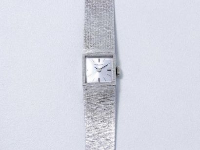 FAVRE-LEUBA Montre bracelet de dame en or gris, cadran argenté rayonnant avec index...