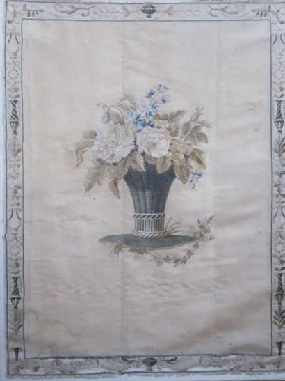 null Broderie ancienne représentant un vase de fleurs. dim: 59 x 45 cm