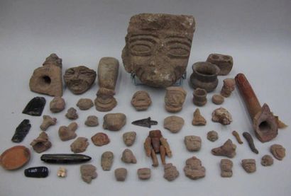 null Petite collection archéologique du Mexique en terre cuire, pierre et fragment...