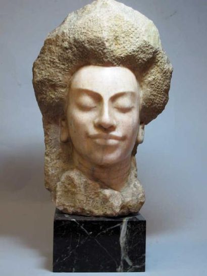 BARTELLETTI Aldo (1898 1976) Buste de femme en marbre jaune, signé. Hauteur: 40 ...