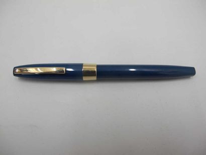 null Stylo plume Sheaffer résine bleue 13,8 cm (usures) Plume plaqué or 23 carat...