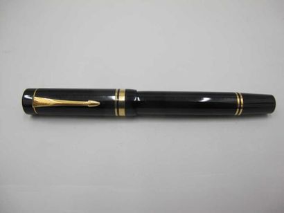 null Stylo plume PARKER DUOFOLD Centennial, plume or 18 k, 13,7 cm noir et or