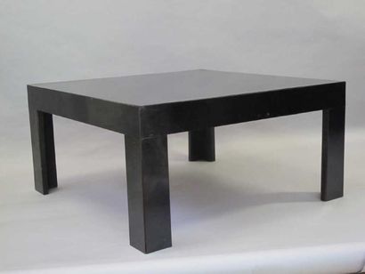 Jacques GRANGE (1944) Paire de tables basses carrées, âme en bois plaqué de stratifié...
