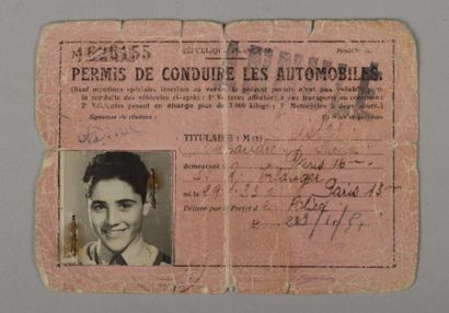 null Premier permis de conduire les automobiles de Sacha DISTEL daté du 29/1/51....