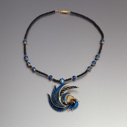 null Orena Paris - (années 1970) Collier composé de petites perles de verre bleu...