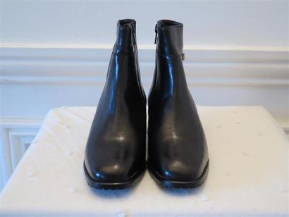 null Paire de boots en chevreau noir,semelle gomme,fourré,T.35,état neuf
