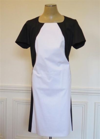 Marina RINALDI Robe en coton noir et blanc manches courtes T.21 état neuf
