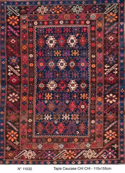 null Tchi-Tchi (Caucase). Fond bleu nuit à semis de crochets. Fin XIXème. 155 x ...