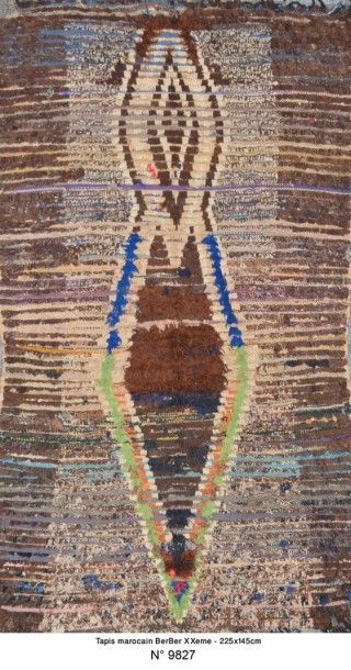 null Très original tapis marocain (Berbère) à décors géométriques. Vers 1930. 225...