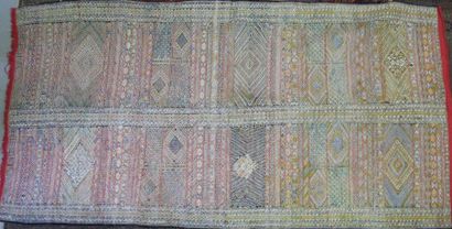 null TAPIS Original tapis d'Afrique du Nord, vers 1950/1960, à décor géométrique...