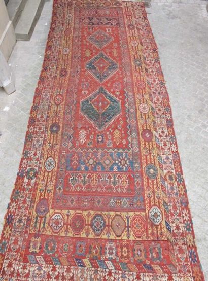 null Exceptionnel et rare tapis Rabat (Maroc, Haut Atlas) fin XVIIIème siècle. Champ...