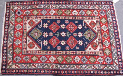 null TAPIS Chirvan double de prière (Russie), vers 1970. Fond bleu de Prusse à décor...