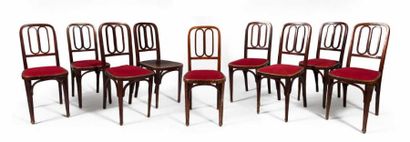 Jacob et Joseph KOHN Suite de neuf chaises, vers 1915 En hêtre thermoformé teinté...