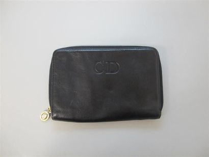 CHRISTIAN DIOR Porte-monnaie porte-carte noir intérieur cuir rouge fermeture zippée....