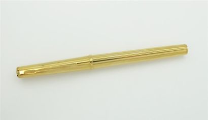 null PARKER 85. Stylo plume plaqué or, plume or 18k.