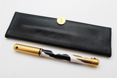 null LAMY modèle Lady, plume or 14k dans son écrin en cuir d'origine.