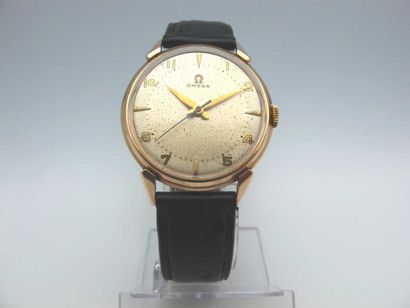 null OMEGA. Montre bracelet d'homme en or rose 750°/oo (18 k), cadran doré patiné...