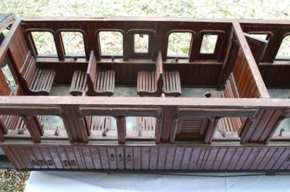 null Maquette de wagon de la ligne de chemin de Fer Saïgon-Thap Cham (Dalat).
(Exposition...