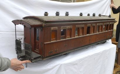 null Maquette de wagon de la ligne de chemin de Fer Saïgon-Thap Cham (Dalat).
(Exposition...