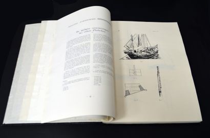 1949 
VOILIERS D'INDOCHINE Edité par Saïgon, SILI 1949,
In-folio, 130 pp., illustré...