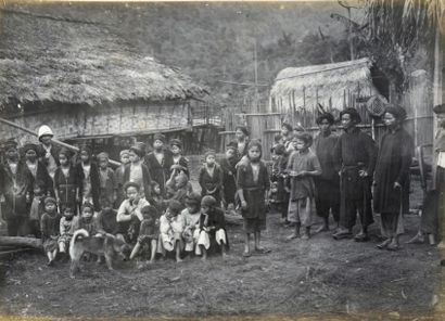 null 1895/1905
Ethnies et paysages du Haut-Tonkin entre 1895 et 1905.
Album de photographies.
Par...