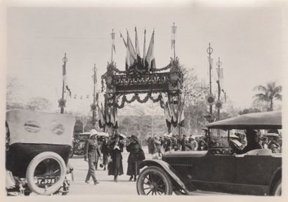 null 1922.
La parade démesurée du Maréchal Joffre en visite officielle à Hanoï (janvier...