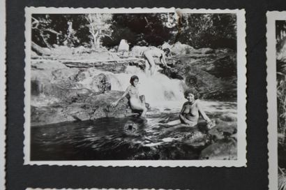 null Deux albums de photographies de famille
Indochine et autres, vers 1935-1940
Un...
