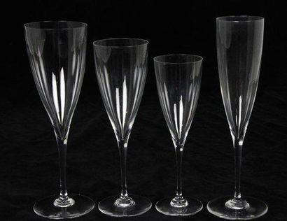 null BACCARAT. Partie de service de verres en cristal, modèle Dom Pérignon comprenant...