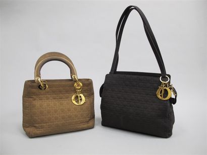 null CHRISTIAN DIOR. Ensemble comprenant deux sacs à mains modèle "Lady Dior", l'un...