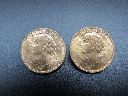 null Napoléon III, tête nue, 10 francs or, 1855 A; poids : 3,2 g et 10 francs or,...