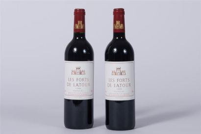 null Patricia BARBIZET CHATEAU LATOUR. Les Forts de Latour, Pauillac, 1998 Deux bouteilles...