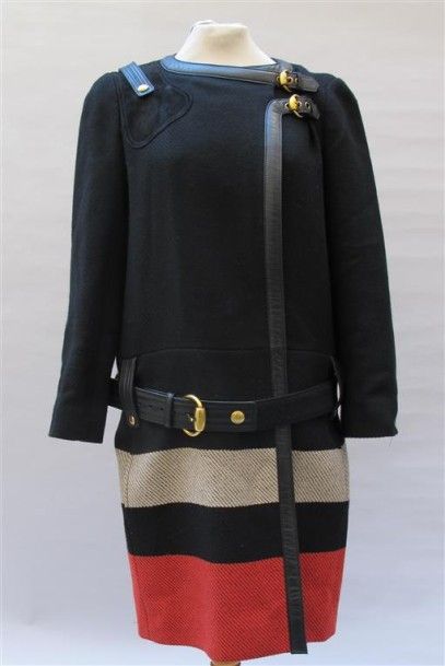null GUCCI. Manteau noir, beige et corail en laine et bordures cuir, forme droite,...